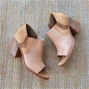 Leather Zip Peep Toe Block Heel Ankle Booties Size 6